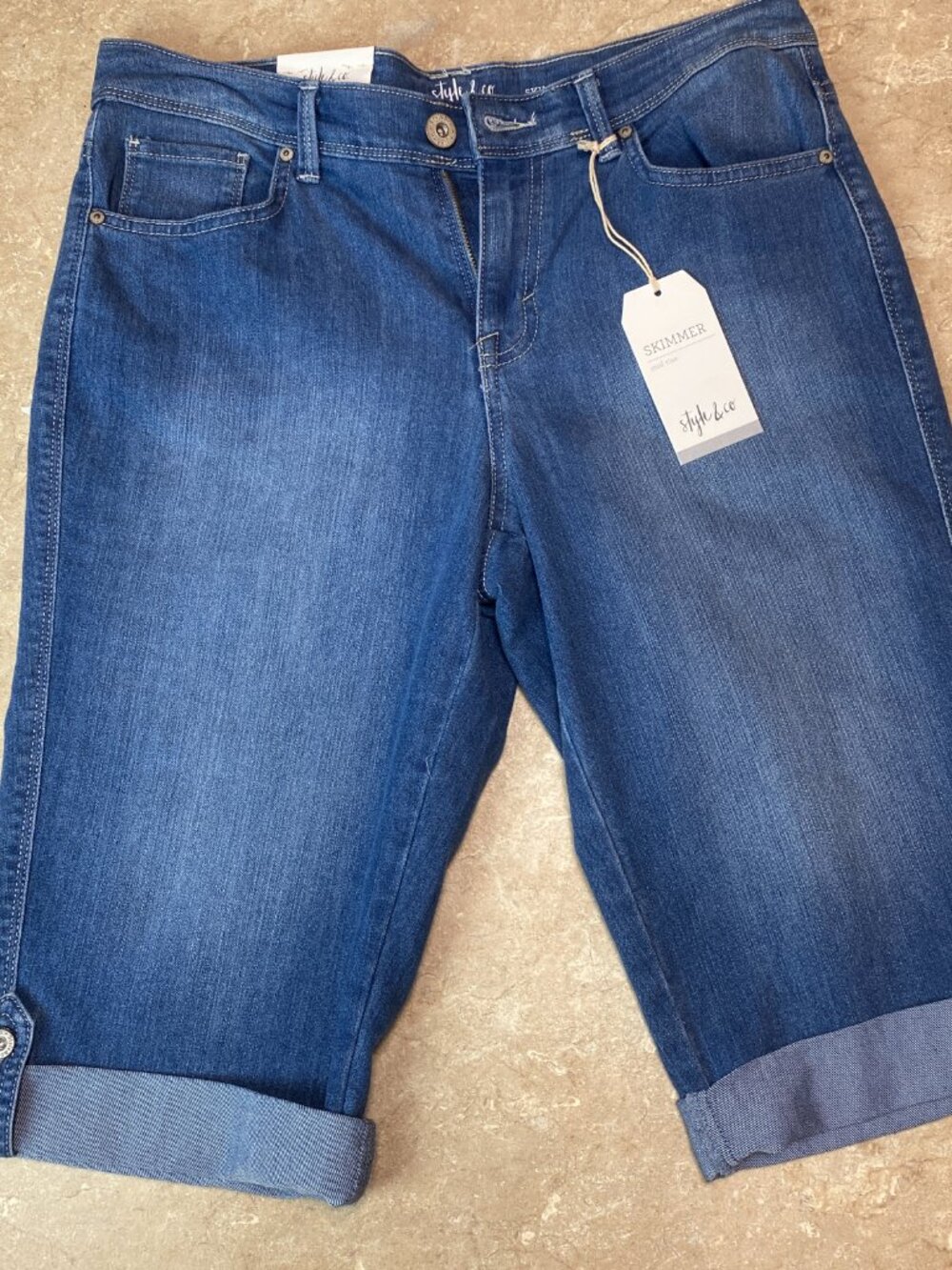 NWT Style & co Skimmer Mid rise Women’s Jean Capri Size 10 - #72